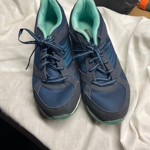 Danskin Now women’s gym shoes